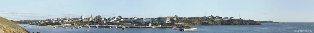 Panorama du port Le Conquet, au loin la pointe Saint-Mathieu